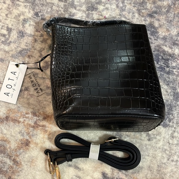 AOTA BUCKET BAG - Picture 5 of 7